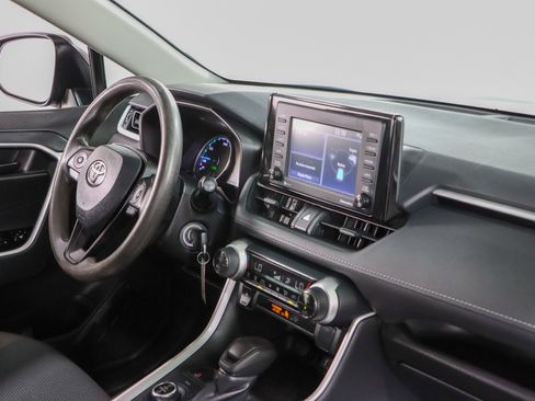 Used 2022 Toyota RAV4 LE AWD/4WD image 25
