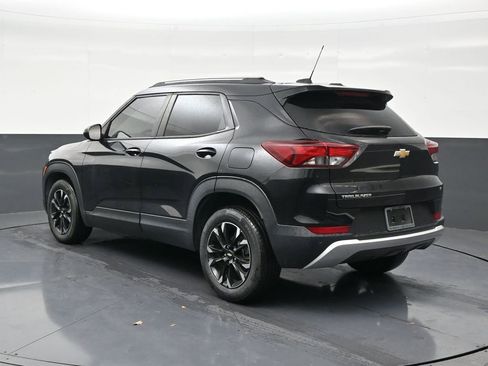 Used 2022 Chevrolet TrailBlazer LT w/ Convenience Package FWD image 3