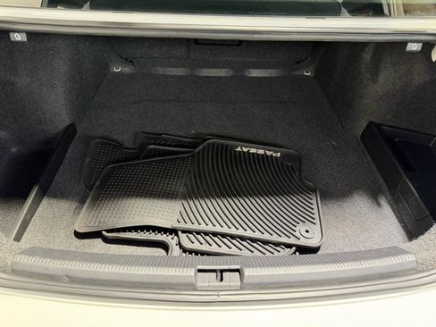 Used 2013 Volkswagen Passat TDI SEL Premium image 19