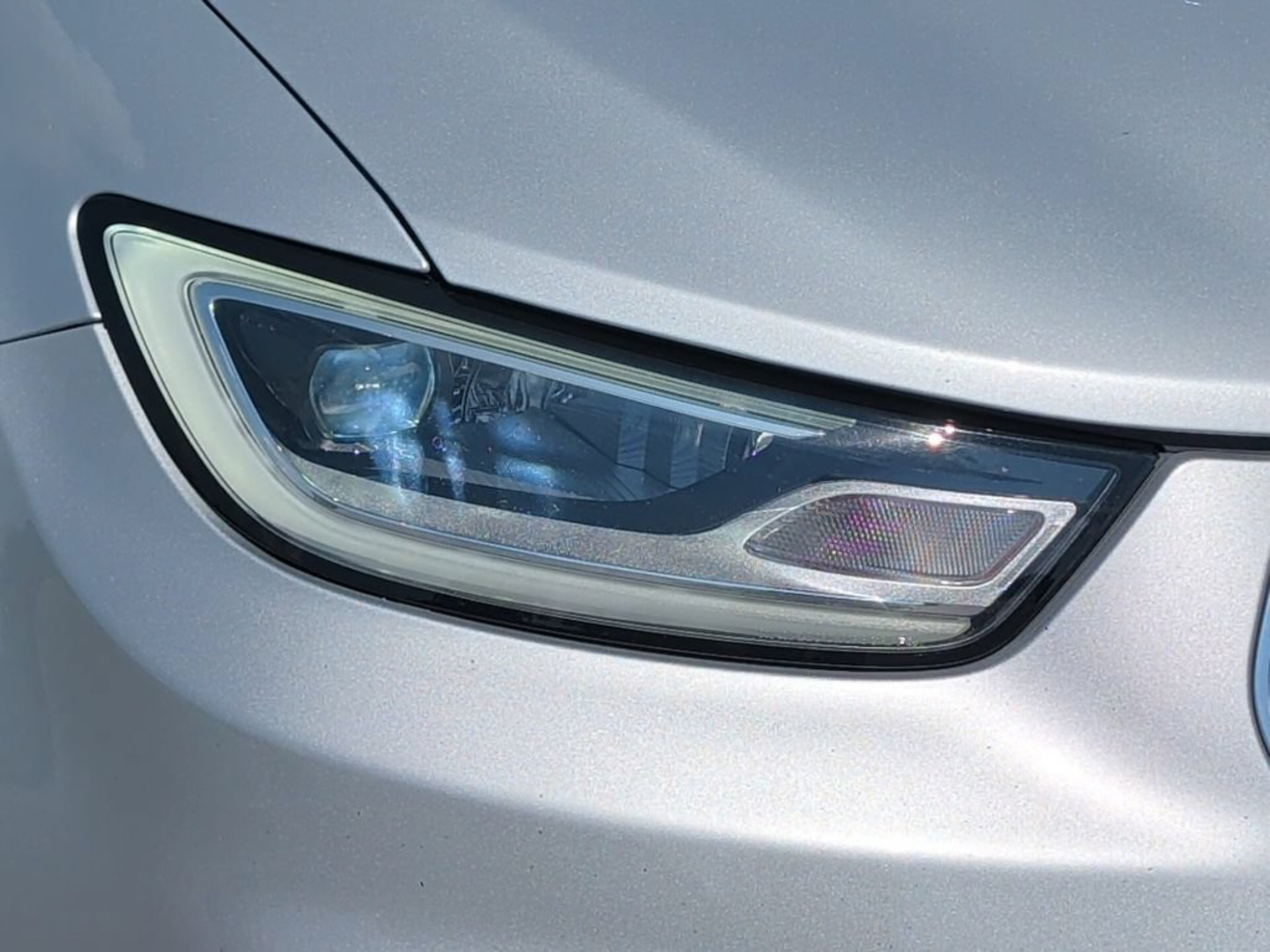 Used 2024 Chrysler Pacifica Limited FWD image 10