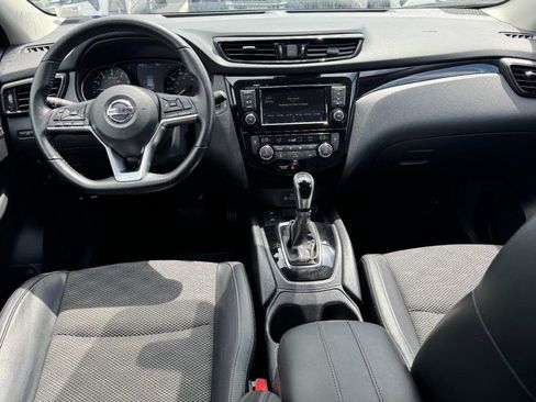 Used 2022 Nissan Rogue Sport SV w/ Technology Package AWD/4WD image 11