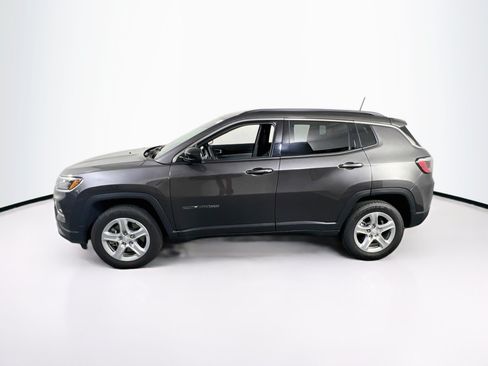 Used 2023 Jeep Compass Latitude w/ Convenience Group AWD/4WD image 8
