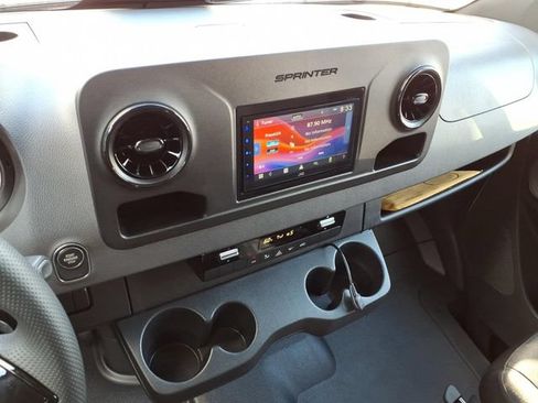 Used 2025 Mercedes-Benz Sprinter 2500 image 5
