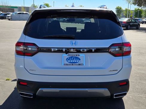 New 2026 Honda Pilot Touring image 5