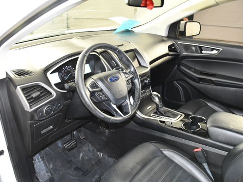 Used 2016 Ford Edge SEL w/ Equipment Group 201A AWD/4WD image 2