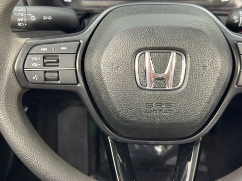 Used 2025 Honda Accord SE image 18
