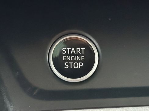 Used 2023 Audi Q3 2.0T Premium image 34