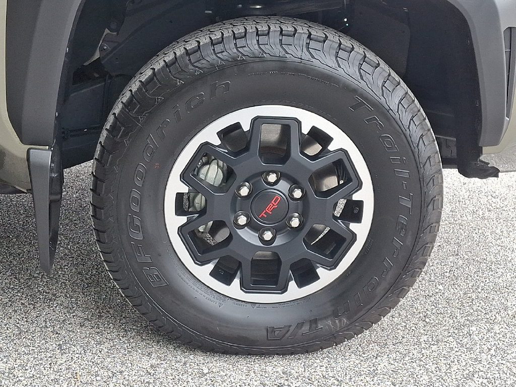 Used 2024 Toyota Tacoma TRD Off-Road w/ TRD Off Road Upgrade Package AWD/4WD image 11