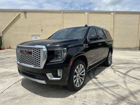 Used 2021 GMC Yukon Denali w/ Denali Ultimate Package AWD/4WD image 1