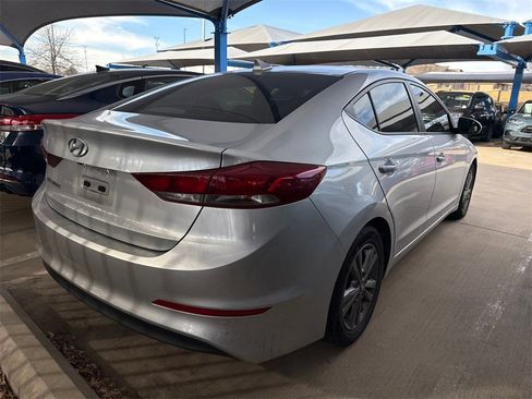 Used 2018 Hyundai Elantra SEL image 6
