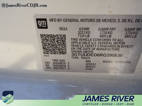 Used 2024 GMC Sierra 1500 SLT AWD/4WD image 39