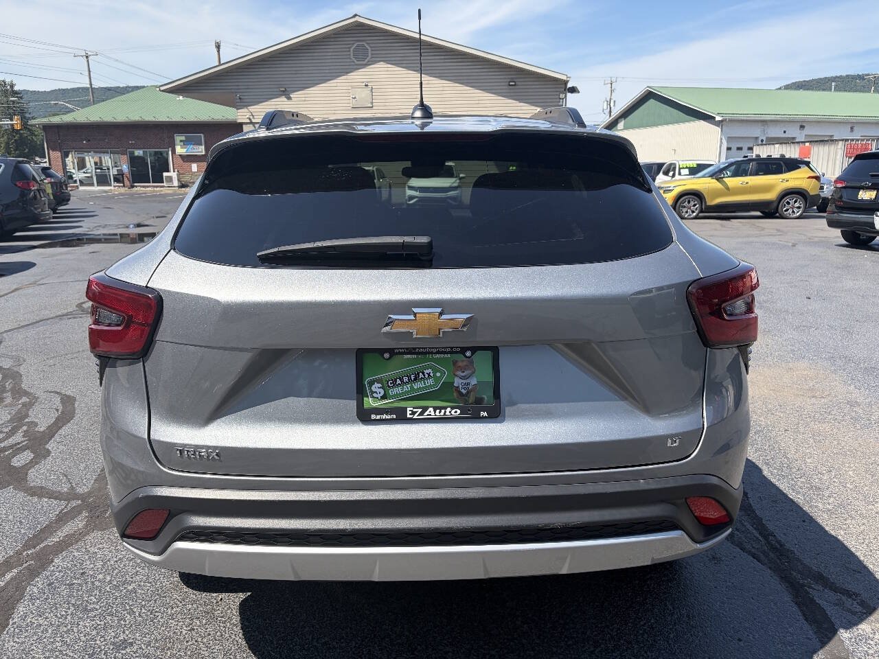 Used 2024 Chevrolet Trax LT FWD image 8