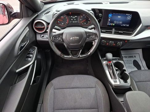 Certified 2024 Chevrolet Trax RS image 11