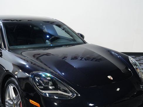 Used 2017 Porsche Panamera Turbo w/ Carbon Fiber Interior Package AWD/4WD image 12