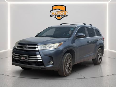 Used 2018 Toyota Highlander XLE image 1