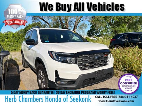 Used 2023 Honda Passport TrailSport image 1