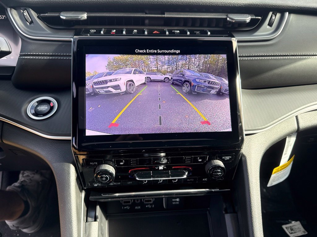 New 2027 Jeep Grand Cherokee Laredo X AWD/4WD image 12