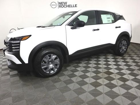 Certified 2025 Nissan Kicks S image 4