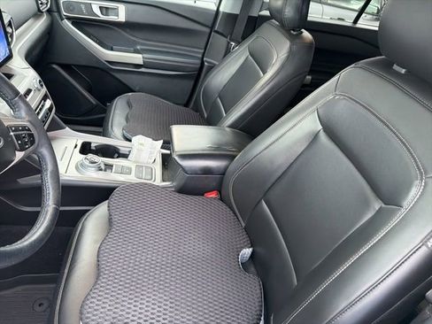 Used 2023 Ford Explorer XLT w/ Equipment Group 202A image 12