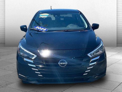 Used 2025 Nissan Versa SV FWD image 2