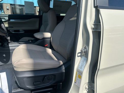 New 2025 Ford Ranger Lariat image 11