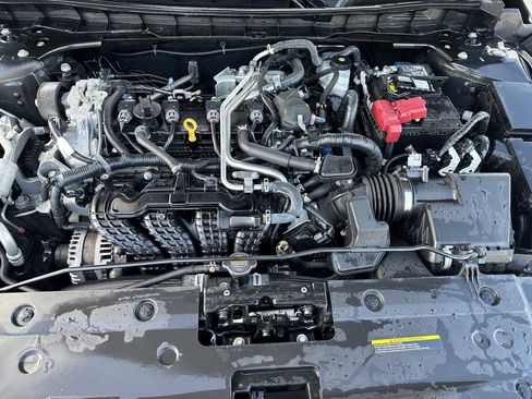 Used 2024 Nissan Altima 2.5 SV AWD/4WD image 17