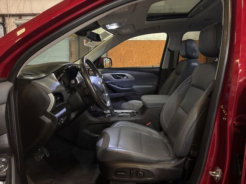 Used 2019 Chevrolet Traverse LT w/ LT Premium Package image 17