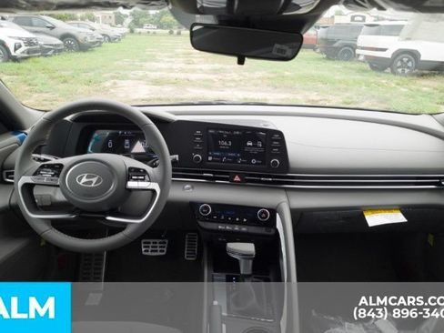 Certified 2025 Hyundai Elantra Sport FWD image 18