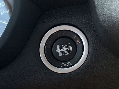 Used 2024 RAM 2500 Tradesman w/ Chrome Appearance Group image 20