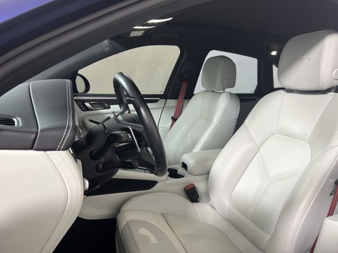 Certified 2023 Porsche Macan GTS AWD/4WD image 5
