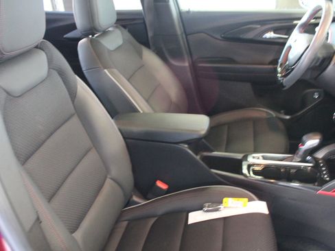 Used 2023 Chevrolet TrailBlazer RS w/ Sun and Liftgate Package FWD image 21