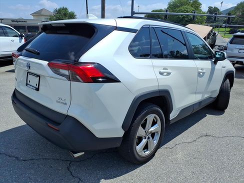 Used 2021 Toyota RAV4 XLE Premium AWD/4WD image 4