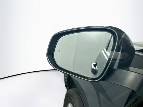 Used 2024 Toyota Tacoma SR5 AWD/4WD image 16