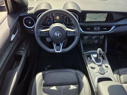 Used 2023 Alfa Romeo Stelvio Sprint RWD image 11