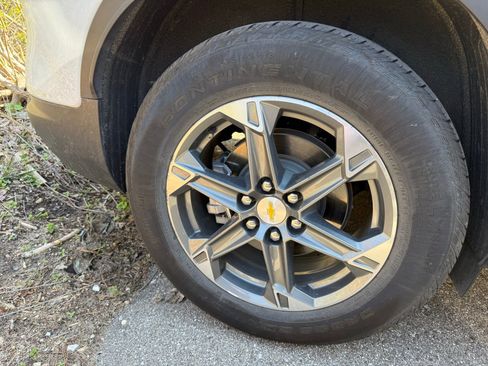 Used 2025 Chevrolet Blazer LT AWD/4WD image 8