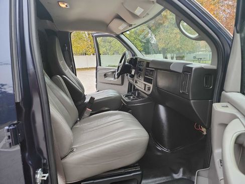 Used 2015 Chevrolet Express 2500 w/ Cold Climate Package image 29