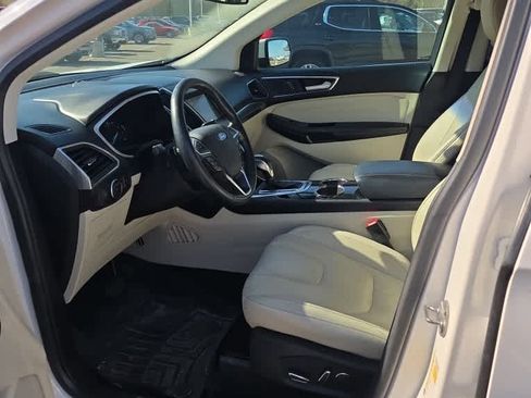 Used 2017 Ford Edge Titanium w/ Class II Trailer Tow Package AWD/4WD image 5