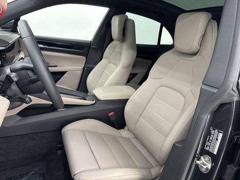 Certified 2025 Porsche Macan Electric image 5