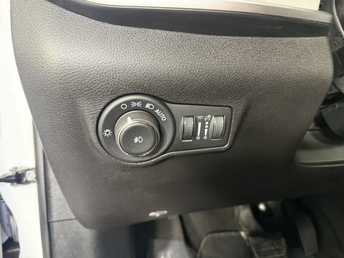 Used 2025 Jeep Compass Limited AWD/4WD image 21
