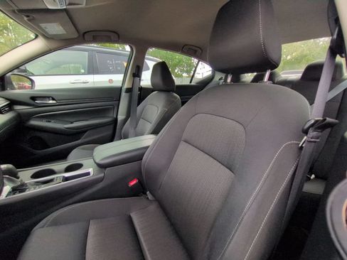 Used 2025 Nissan Altima 2.5 SV FWD image 8