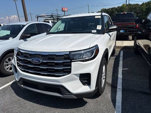 Used 2026 Ford Explorer Active RWD image 20