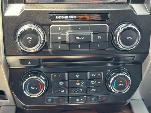 Used 2015 Ford F150 Lariat AWD/4WD image 31