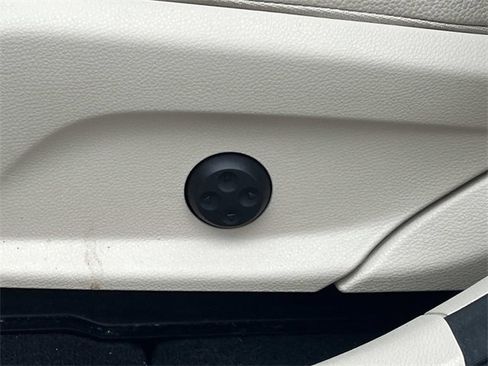 Used 2022 Mercedes-Benz GLC 300 image 23