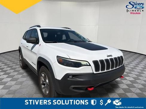 Used 2019 Jeep Cherokee Trailhawk w/ Cold Weather Group AWD/4WD image 3