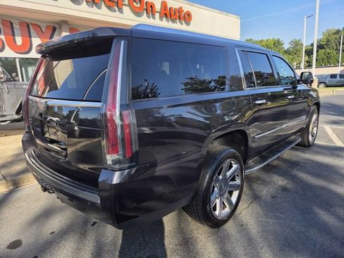 Used 2018 Cadillac Escalade ESV Luxury RWD image 4