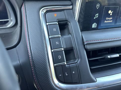 Used 2023 Chevrolet Suburban RST w/ Luxury Package image 22