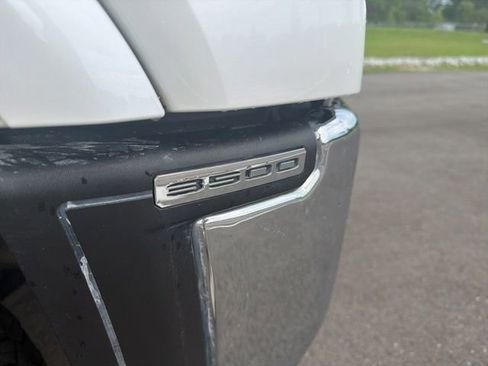 Used 2024 GMC Sierra 3500 SLT w/ SLT Convenience Package AWD/4WD image 4
