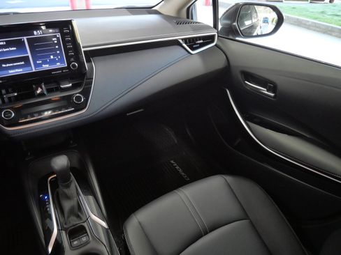 Certified 2020 Toyota Corolla XLE image 12