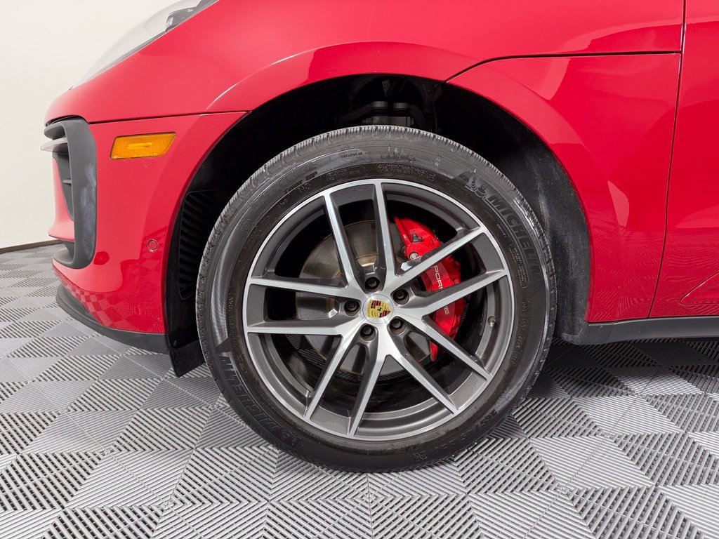 Certified 2024 Porsche Macan S AWD/4WD image 16
