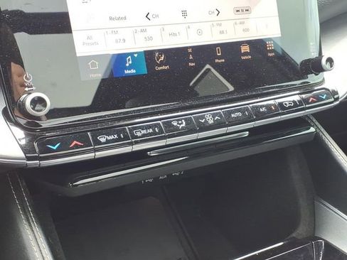 Used 2022 Jeep Wagoneer Series III AWD/4WD image 8
